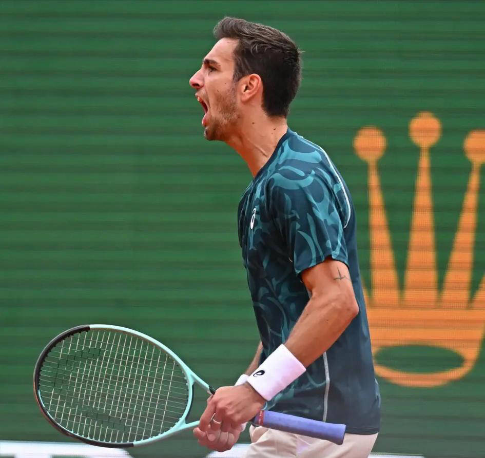 爱游戏体育app下载关于阿扎伦卡在公牛比赛中战术调整，重要助攻引发热议！的信息