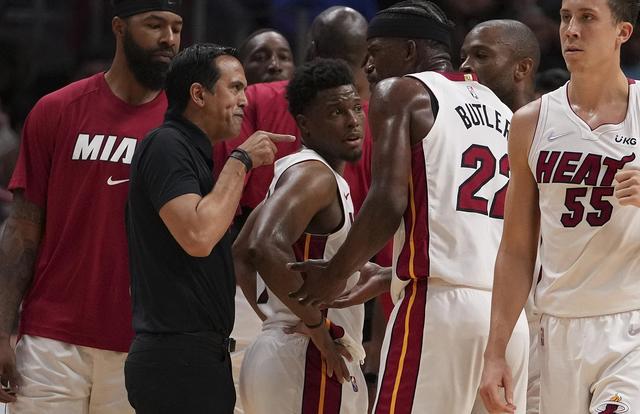 爱游戏体育app下载包含Rookie遭遇十持续失利,热火教练压力巨大!的词条